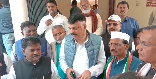 कांग्रेस के जनजागरण अभियान के बाद ही कैंद्र ने पेट्रोल-डीजल के दाम में की कटौती :  राजेश ठाकुर