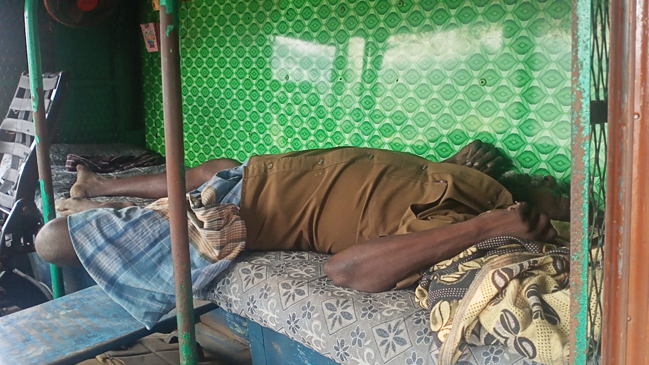 ट्रक में मिला वृद्ध का शव, जांच में जुटी पुलिस