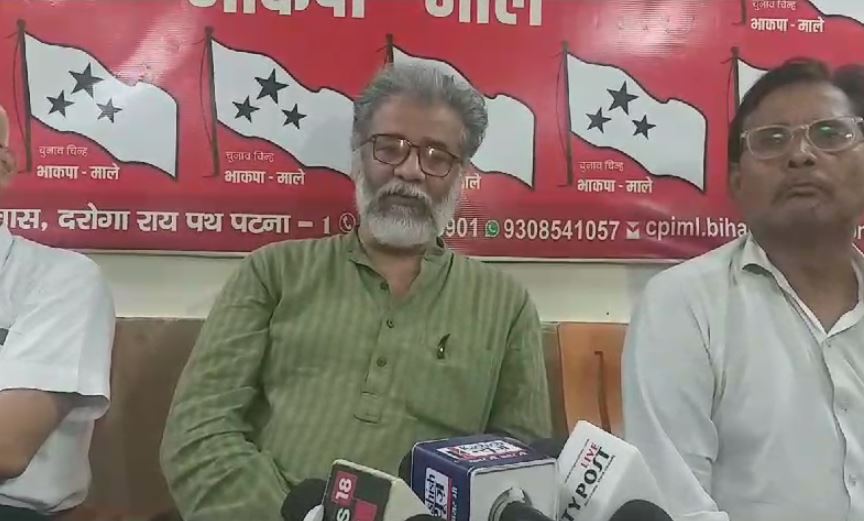 Bihar: महागठबंधन में सीट बंटवारे पर शुरू हुआ संग्राम, जानें किस पार्टी के नेताओं का कट सकता है टिकट