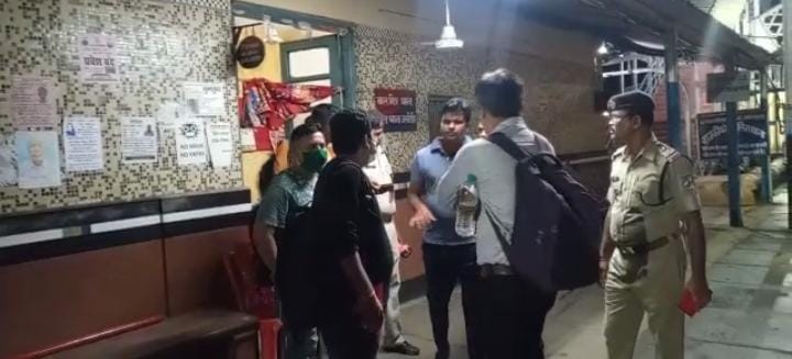 जसीडीह स्टेशन पर फर्जी टीटीई अवैध वसूली करते गिरफ्तार