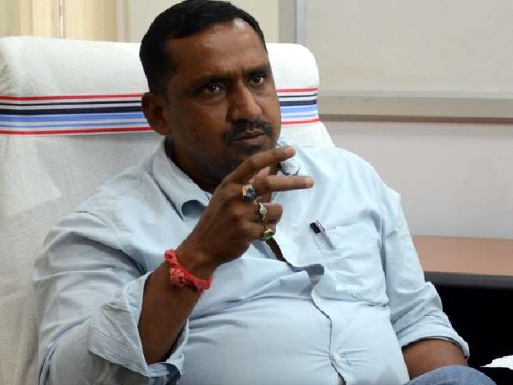 धनबाद में आज प्रभारी मंत्री को "घेरने" की है पूरी तैयारी,जानिए किस प्रयोजन से पहुंच रहे हैं मंत्री 