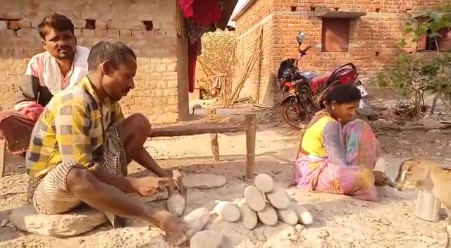 पहाड़ का पत्थर काट कर गुजर बसर करते हैं पहाड़पुर गांव के लोग