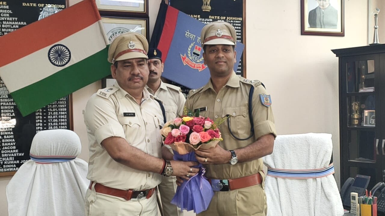 रांची के नए एसएसपी चंदन ने किया पदभार ग्रहण, कहा जनता की सेवा में 24 घंटे रहेंगे मौजूद