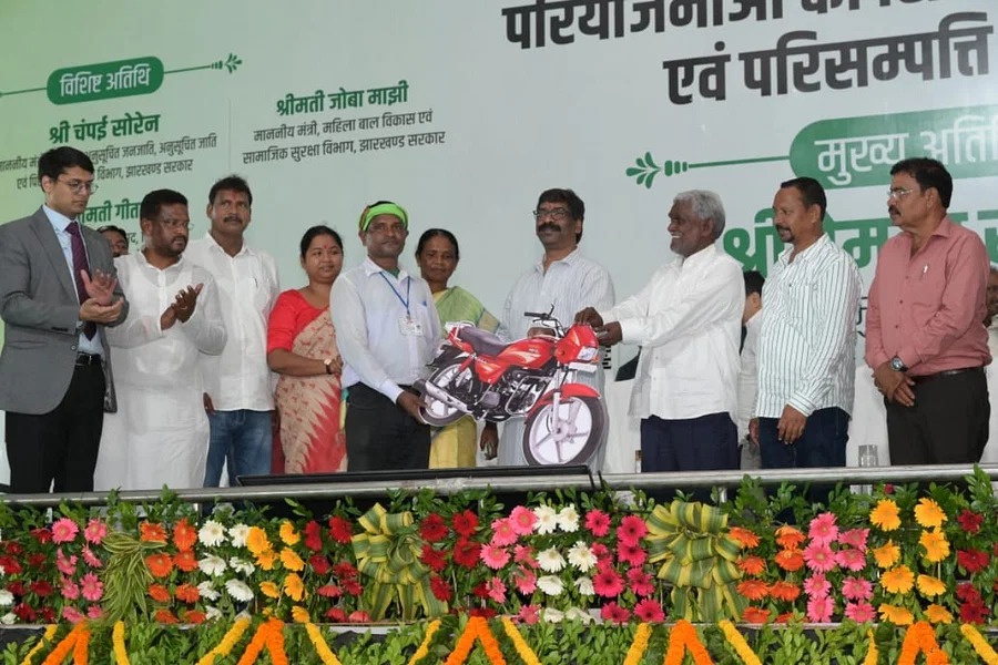 जिन अंग्रेजों ने बनाया गुलाम, हमने उन्ही अंग्रेजों के बच्चों के साथ आदिवासी-मूलवासियों को पढ़ने के लिए भेजा विदेश, सीएम हेमंत की हुंकार