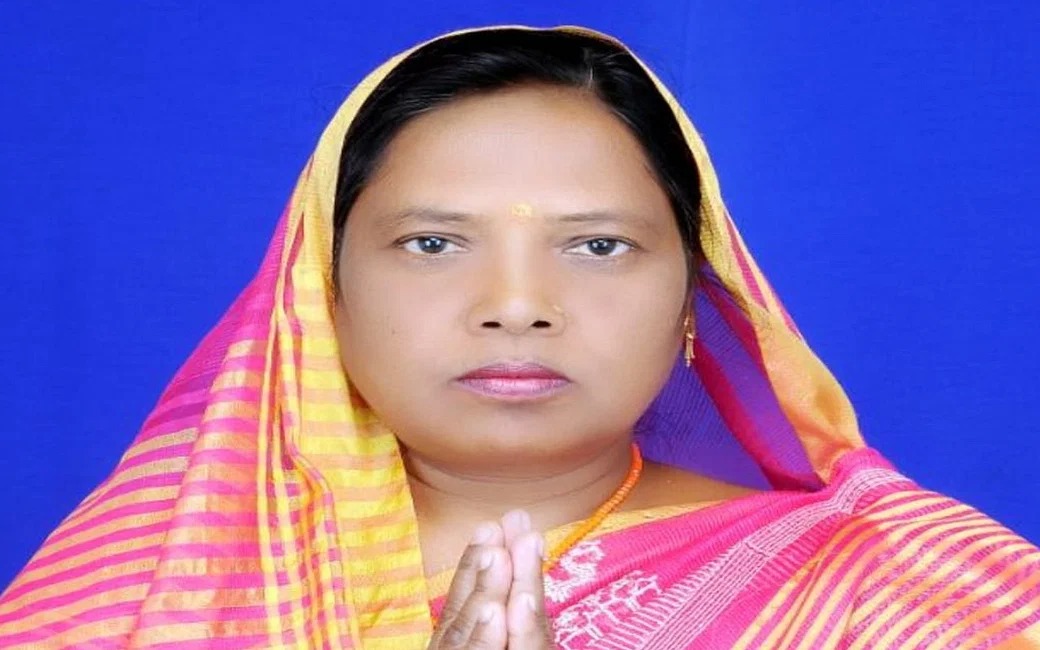 गिरिडीह: आजसू प्रत्याशी यशोदा देव के साथ अमर्यादित हरकत, थाने में F.I.R दर्ज 