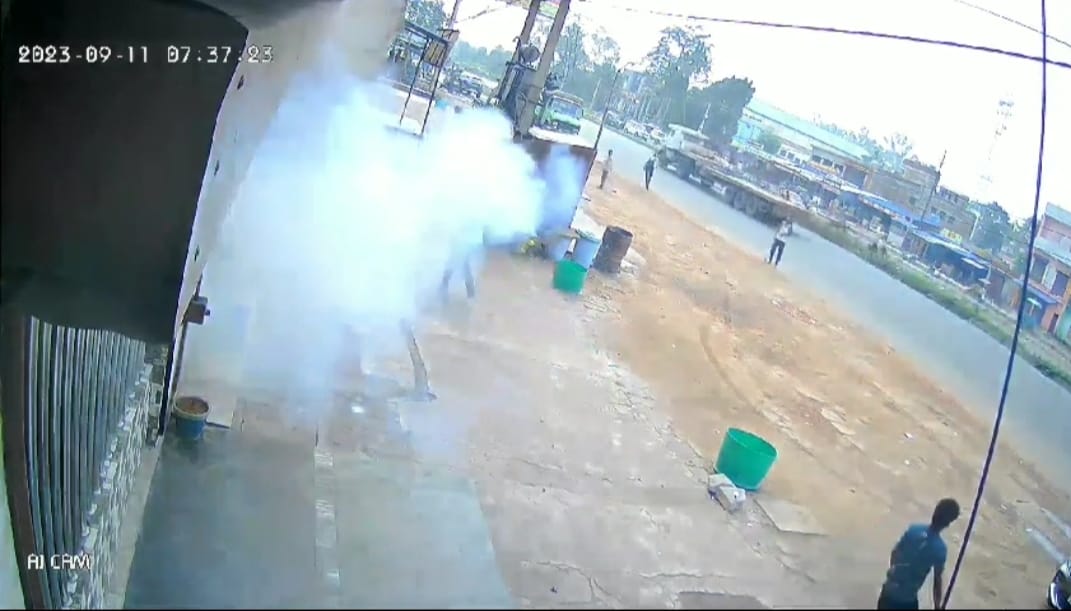 सकते में DHANBAD! गोविंदपुर के खालसा होटल में देखिये कैसे की गई फायरिंग