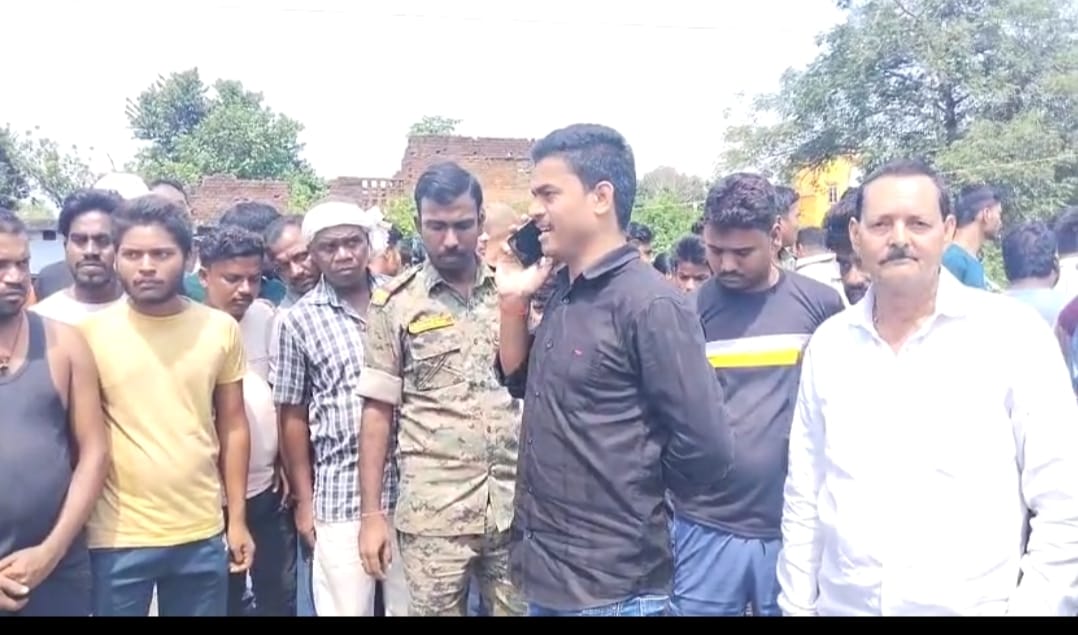 धनबाद के बरोरा भीषण सड़क हादसा, पहले दो बाइक की टक्कर फिर ट्रक ने युवक को रौंदा