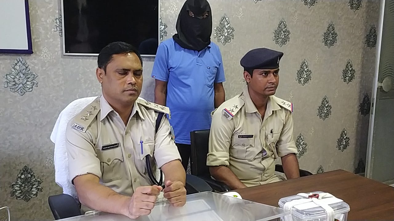 उपराजधानी में चल रहा था रेलवे में नौकरी दिलाने के नाम पर पैसा ऐठने का काम, तो पुलिस ने लिया ये एक्शन  