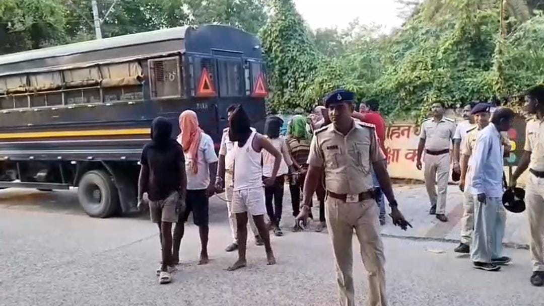 पुलिस के हत्थे चढ़े अंतर्राज्यीय शटर कटवा गिरोह के नौ सदस्य, जानें कैसे प्लानिंग के तहत करते थे दुकानों में चोरी