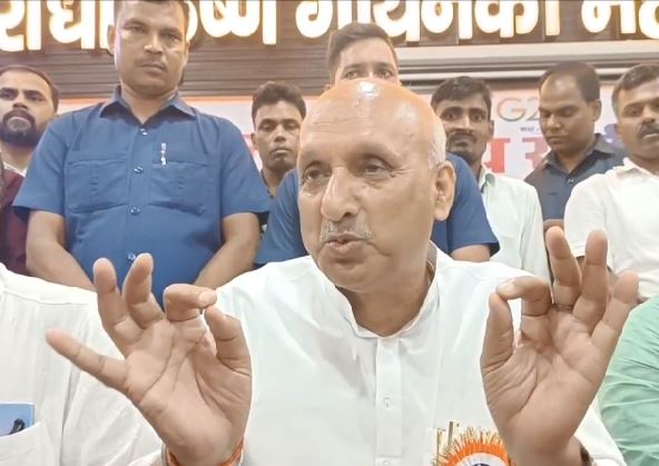 सीतामढ़ी: शिक्षा मंत्री को बीजेपी ने दिखाए काले झंडे, रामचरितमानस को पोटेशियम साइनाइड बताने पर भड़की पार्टी 