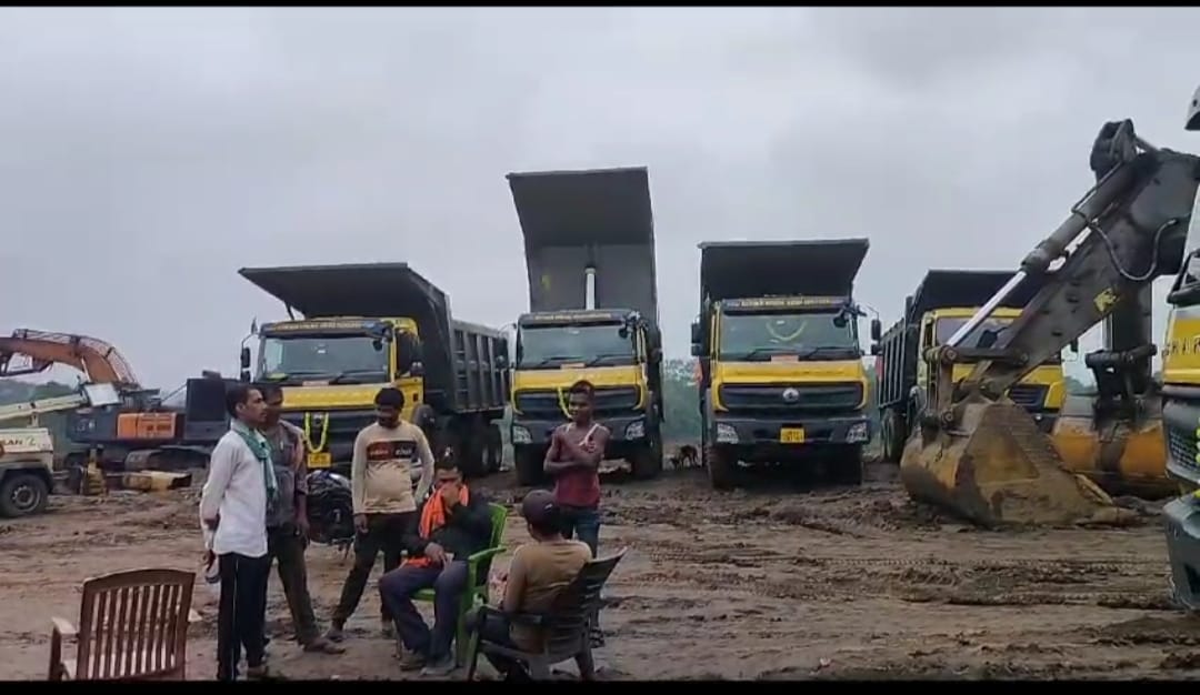 DHANBAD: रात के अंधेरे में आउटसोर्सिंग परिसर में फूटे बम, चली गोलियां, जानिए क्या है पूरा मामला