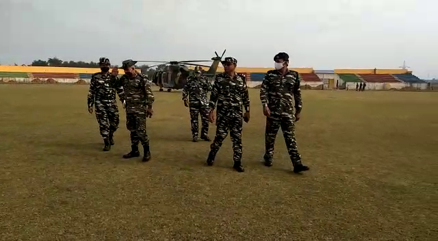 नक्सलियों के खलाफ अभियान की समीक्षा करने लोहरदगा पहुंचे सीआरपीएफ के आईजी और डीआईजी