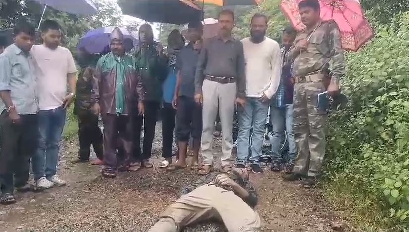 रामगढ़ : बंद खदान में मिला युवक का शव, शनिवार की दोपहर से था लापता, जांच मे जुटी पुलिस
