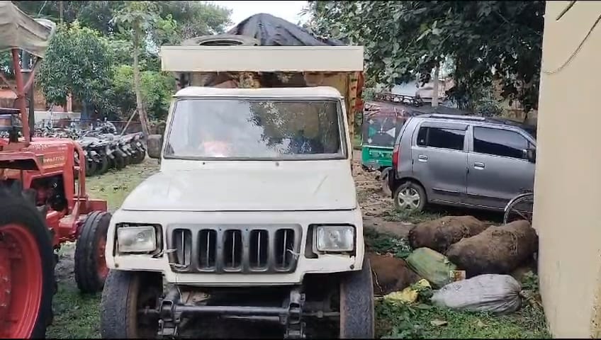 देवघर :-चितरा पुलिस ने अवैध लकड़ी से लदा वाहन किया जब्त, चालक गिरफ्तार