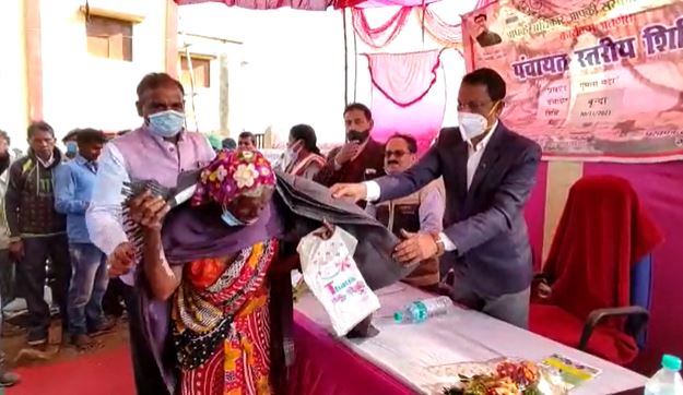 पेंशन मिलने में दिक्कत हो या राशन कार्ड की परेशानी, गुमला में हो रहा सबका ऑन स्पॉट समाधान