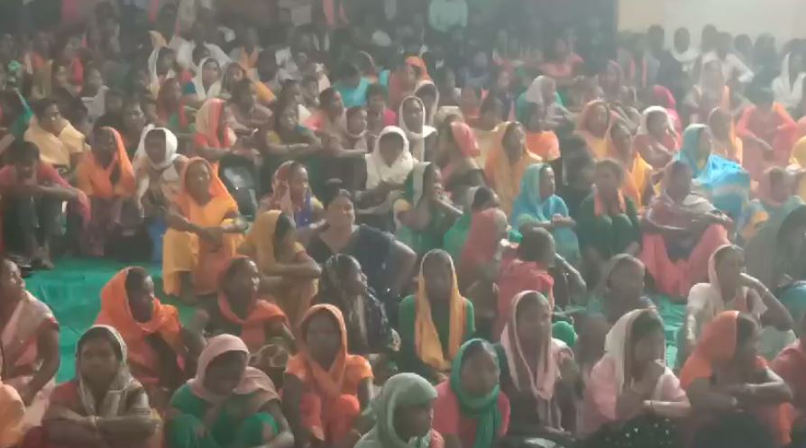 रौतिया समाज को एसटी में शामिल करने को लेकर जोरदार आंदोलन, हजारों की संख्या में जिला मुख्यालय पहुंचे लोग