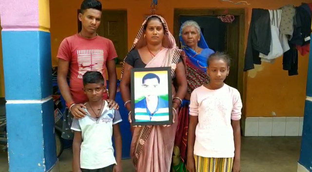 दाने-दाने का मोहताज शहीद का परिवार, धरे रह गए हेमंत सरकार के वादे