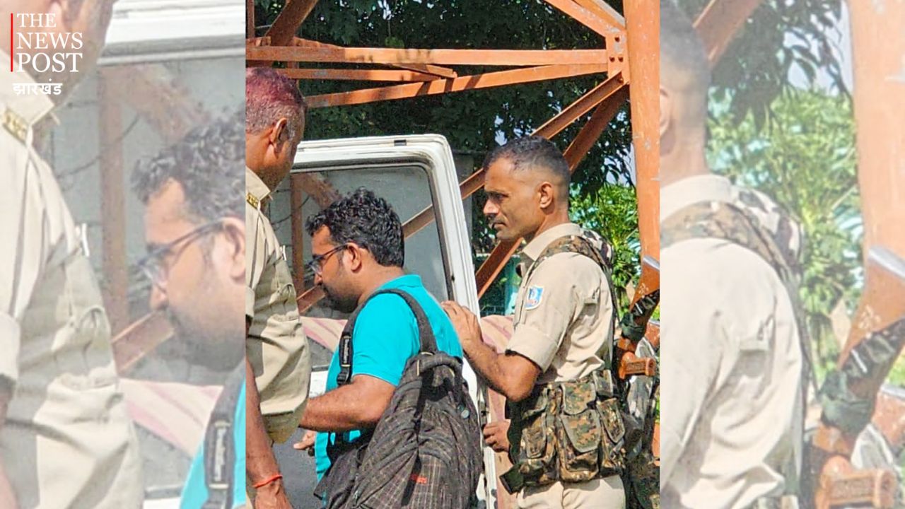 चतरा में एसीबी की दूसरी कार्रवाई, 15 हजार घूस लेते हल्का कर्मचारी को किया गिरफ्तार