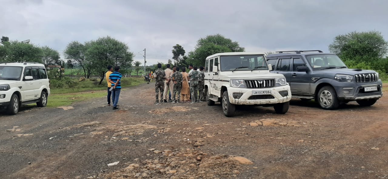 दुमका: जान दे देंगे लेकिन जमीन नहीं देंगे, डम्पिंग यार्ड को लेकर ग्रामीण और कंपनी के बीच तकरार