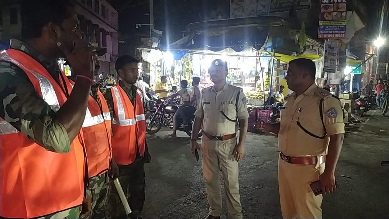 त्यौहार को देखते हुए दुमका पुलिस ने शहर की ट्रैफिक व्यवस्था को किया दुरूस्त, सीसीटीवी के जरिए रखी जाएगी पूरी नजर