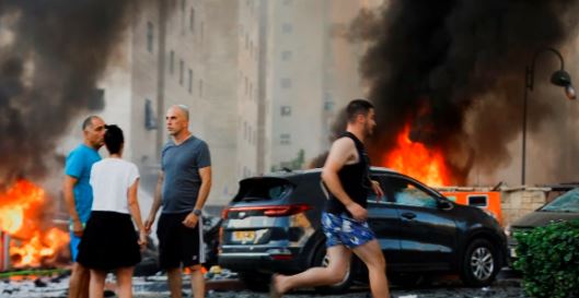 फिंजाओं में घुली बारुद की गंध, सड़कों पर बिछी लाशे और खून से लथपथ इंसान, हमास औऱ इजरायल की जंग में भारी तबाही