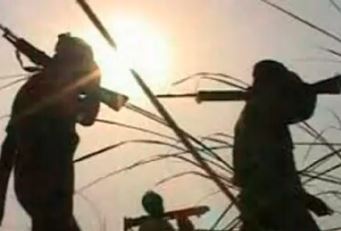 टूटते-दरकते वजूद के बीच भी नक्सलियों का नया फरमान, अर्द्धसैनिक बलों को मदद नहीं करने की दी चेतावनी