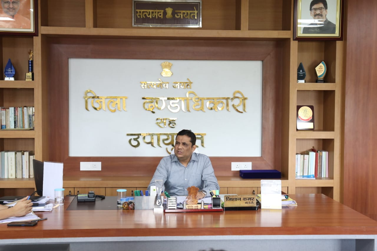 गोड्डा डिसी ने अपनी पत्नी का सदर अस्पताल में कराया प्रसव, राज्य में पेश किया नायाब उदाहरण