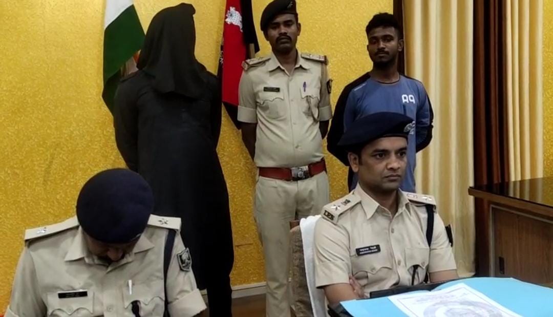 मुंगेर: अवैध हथियार के खिलाफ मुंगेर पुलिस की बड़ी कार्रवाई, हथियार की खेप के साथ तस्कर गिरफ़्तार