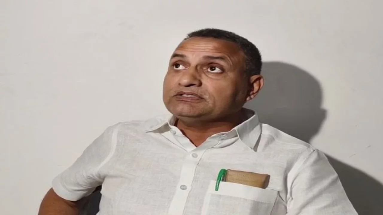 कृषि रोड मैप पर राजद में दो फाड़! तेजस्वी ने गिनाई उपलब्धियां तो सुधाकर सिंह ने पूछा कहां गयी कमाई, दवाई और सुनवाई वाली सरकार का दावा   