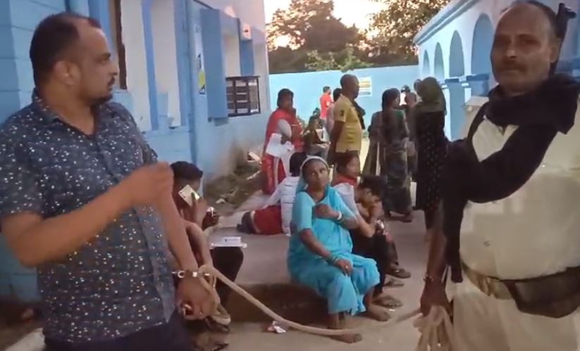 मुंगेर: फर्जी विजलेंस अधिकारी बन शिक्षिका के सर्टिफिकेट की जांच करने पहुंचा था स्कूल, चढ़ा पुलिस के हत्थे