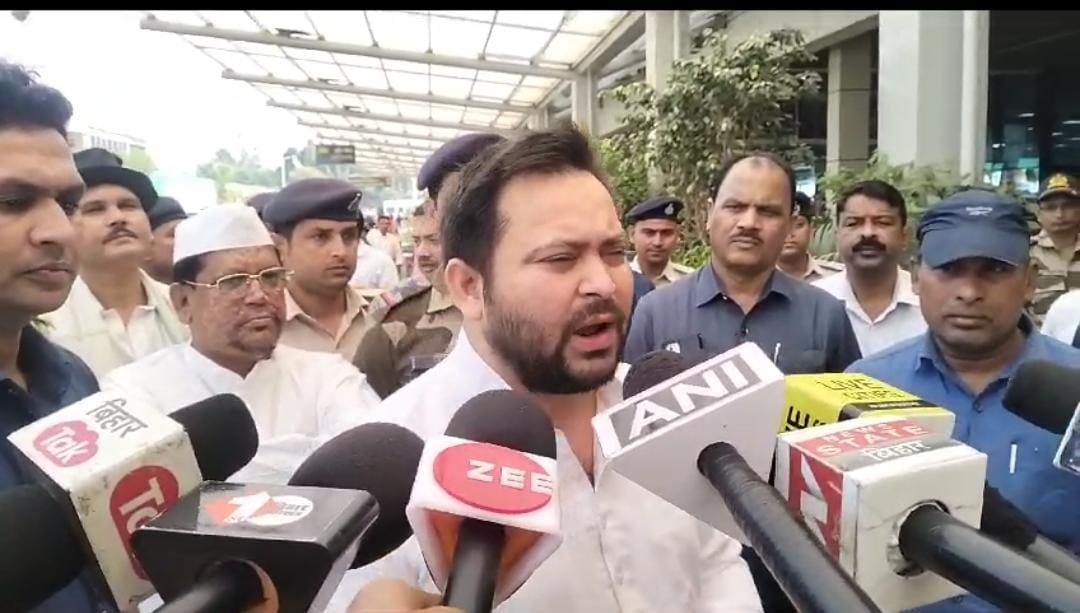 तेजस्वी यादव पटना से दिल्ली के लिए हुए रवाना, बीजेपी और नीतीश कुमार की दोस्ती पर दिया ये बयान