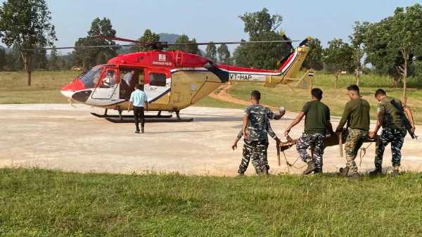 चाईबासा: नक्सलियों द्वारा बिछाए गए स्पाइक होल की चपेट में आया जवान, एयरलिफ्ट कर लाया गया रांची