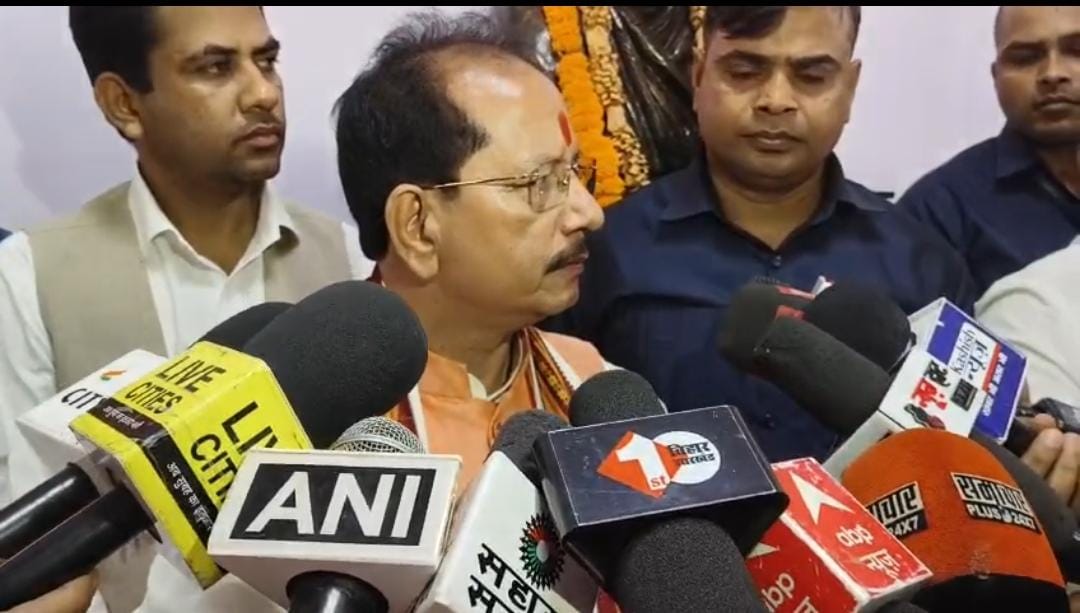 विजय सिन्हा ने लालू प्रसाद यादव पर लगाया बड़ा आरोप,कहा- जेल में रहकर खुलेआम अय्यासी करते थे लालू