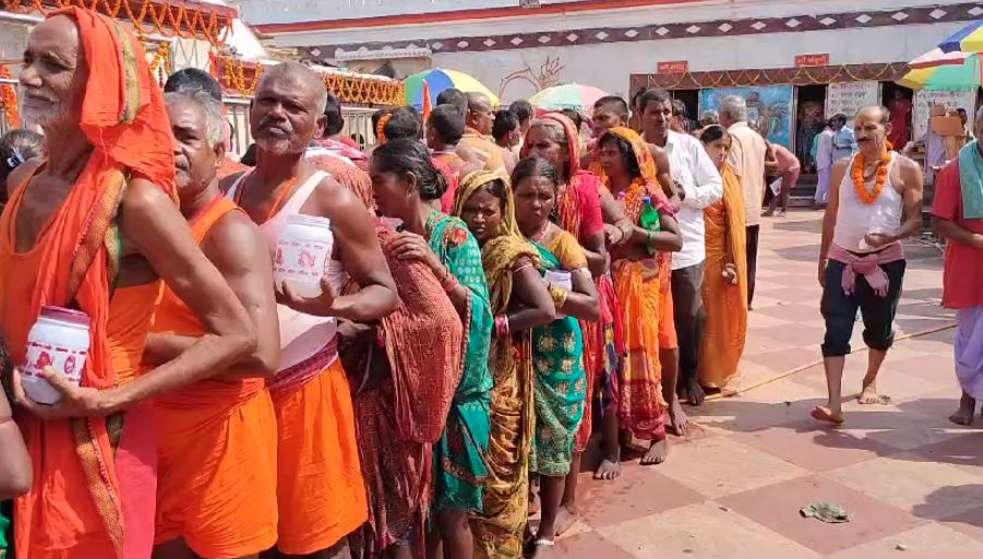 शरद पूर्णिमा पर बाबा बासुकीनाथ धाम में उमड़ी शिव भक्तों की भीड़, जानिए क्या है महत्व 