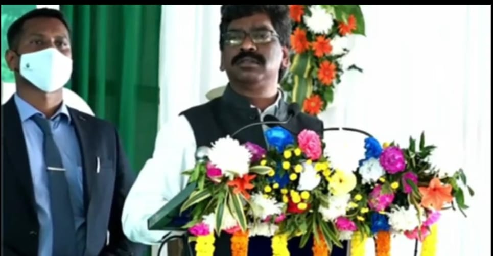 सीएम ने दी शहीदों को श्रद्धांजलि, 1.9 करोड़ की परिसंपत्तियों का किया वितरण