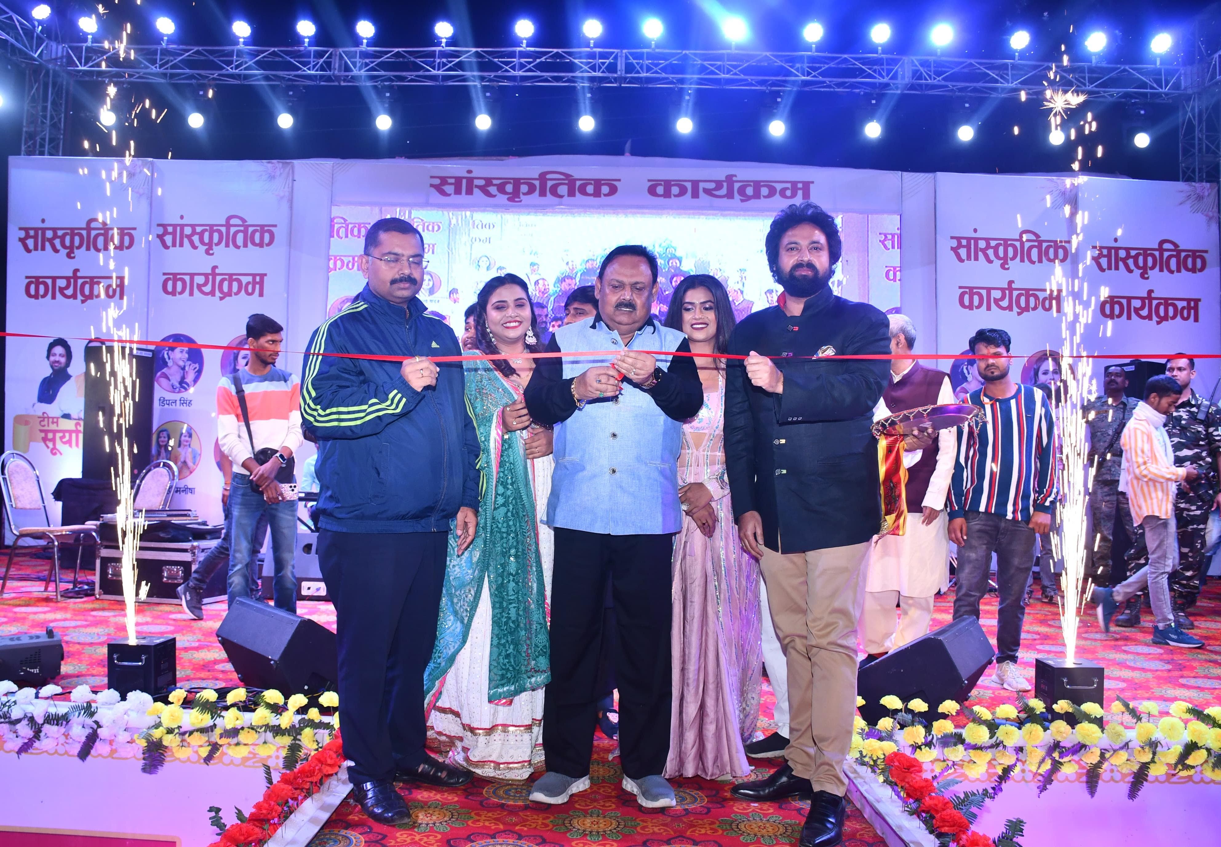 काम के साथ साथ मनोरंजन भी जरूरी! भोजपुरी कलाकारों की प्रस्तुति पर झूमे श्रोता  