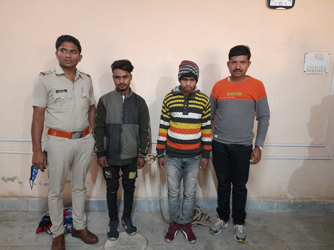 मुंबई से नाबालिग लड़की को लेकर भागे दो युवकों को गिरिडीह पुलिस ने दबोचा, लड़की बरामद