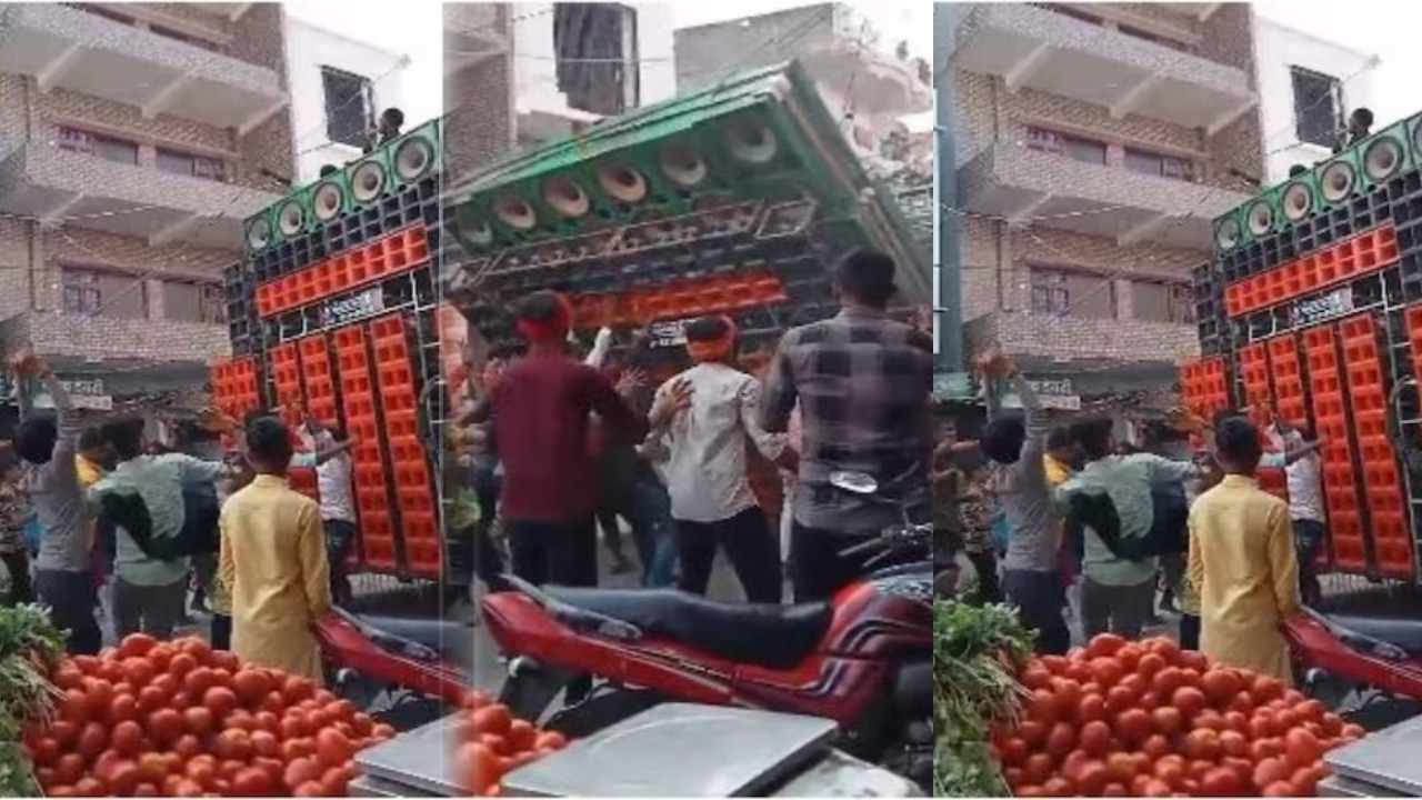 ‘अभी तो पार्टी शुरू हुई है’ गाने पर नाच रहे थे लड़के, सभी के ऊपर गिरा डीजे, जानिए फिर क्या हुआ