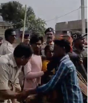 गढ़वा में पुलिस और ग्रामीणों के बीच झड़प में गोली चली, जानिए क्या है मामला 