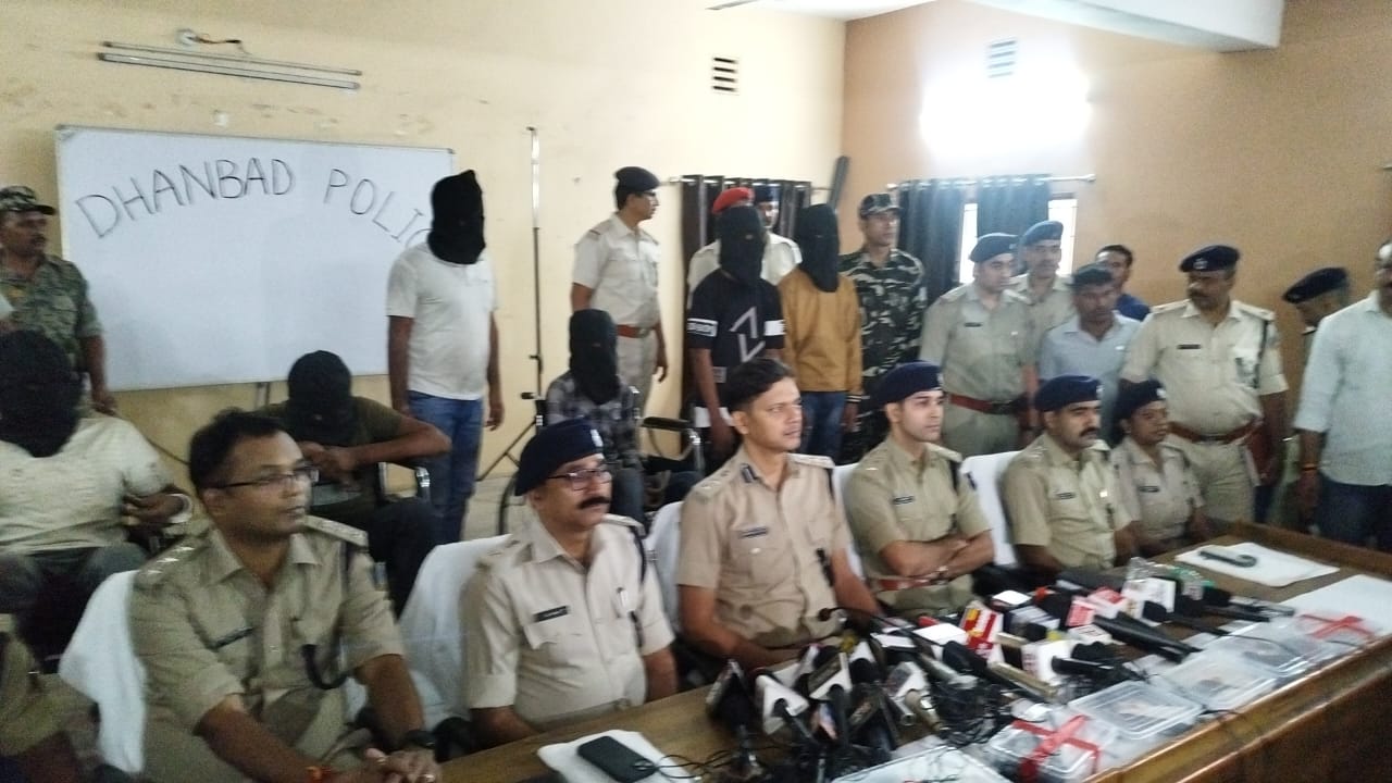 प्रिंस खान की चाकरी करने वाले ने एक लाख सत्तर हजार में दी थी धनबाद के दीपक अग्रवाल को टपकाने की सुपारी,जानिए कैसे हुआ खुलासा 