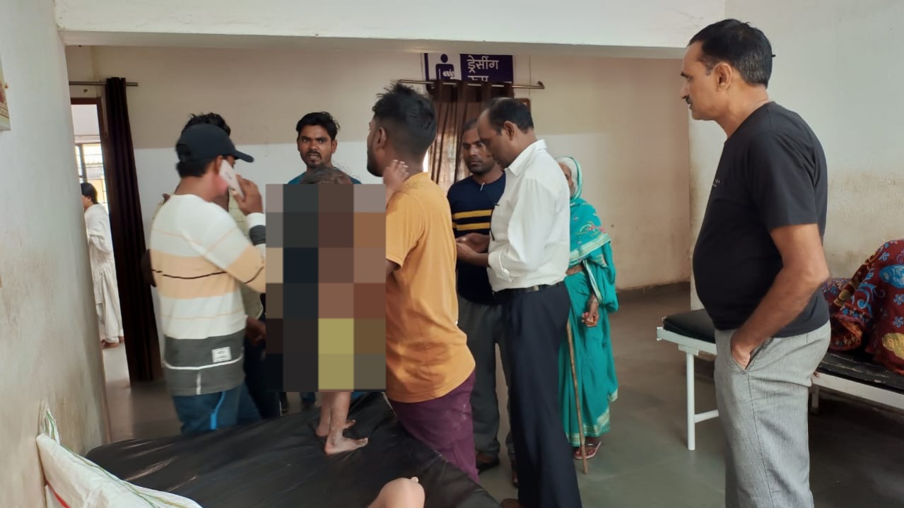 पलामू: घरेलू विवाद में महिला तीन बच्चों के साथ पोखरा में कूदी, महिला व दो बच्चों की मौत, एक बच्चा सुरक्षित