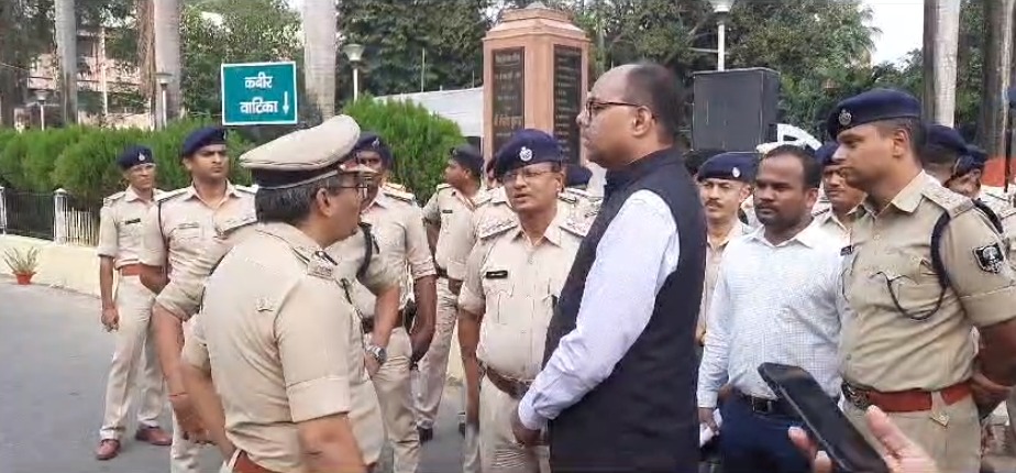 बिहार विधानमंडल के शीतकालीन सत्र में रहेगी त्रि-स्तरीय सुरक्षा व्यवस्था, पूर्व पटना डीएम और एसएसपी ने लिया जायजा, खास निर्देश