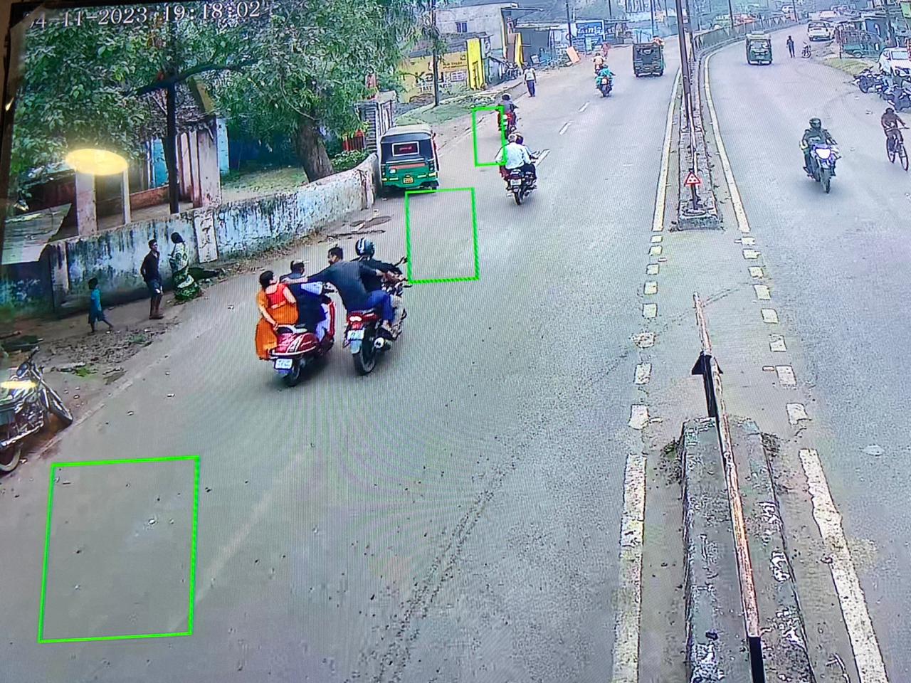 धनबाद पुलिस के अलर्ट मोड के दावे के बीच धनबाद में अपराधियों ने मनाया "फुल संडे",तीन चेन छीनी, एक घर में डाला डाका 