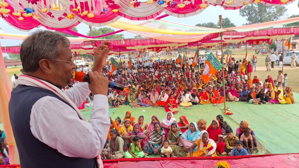 आदिवासी मतदाताओं को लुभाने के लिए छत्तीसगढ़ में बाबूलाल ने खोला मोर्चा, देखिये कैसे चुन चुन कर भूपेश बघेल पर साधा निशाना