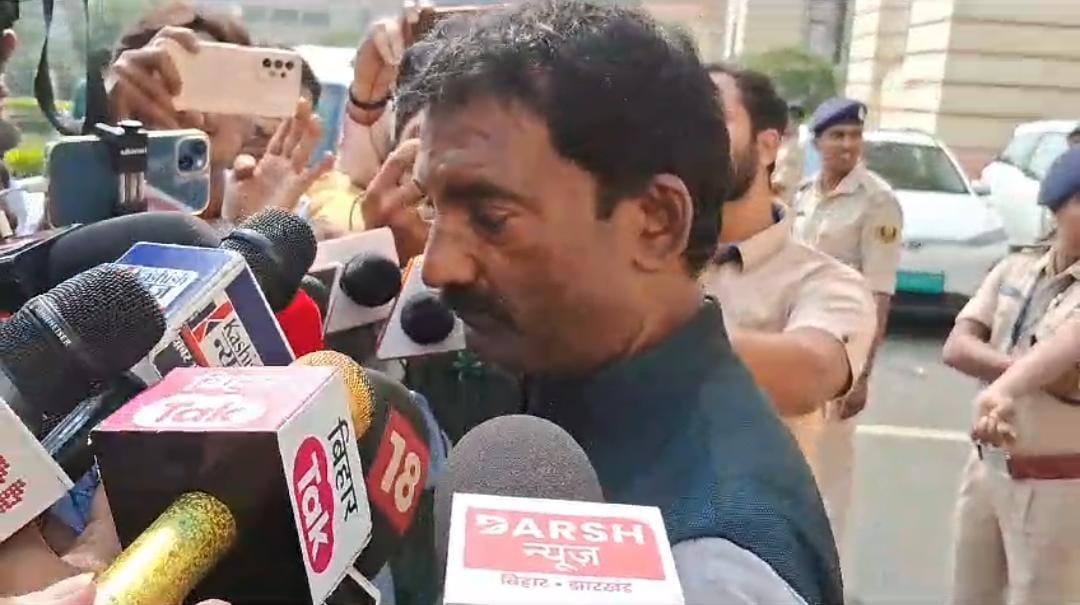 आरजेडी विधायक फतेह बहादुर ने दिया अजीबोगरीब बयान, कहा- हम किसी देवता को नहीं मानते, मेरे देवता लालू यादव हैं