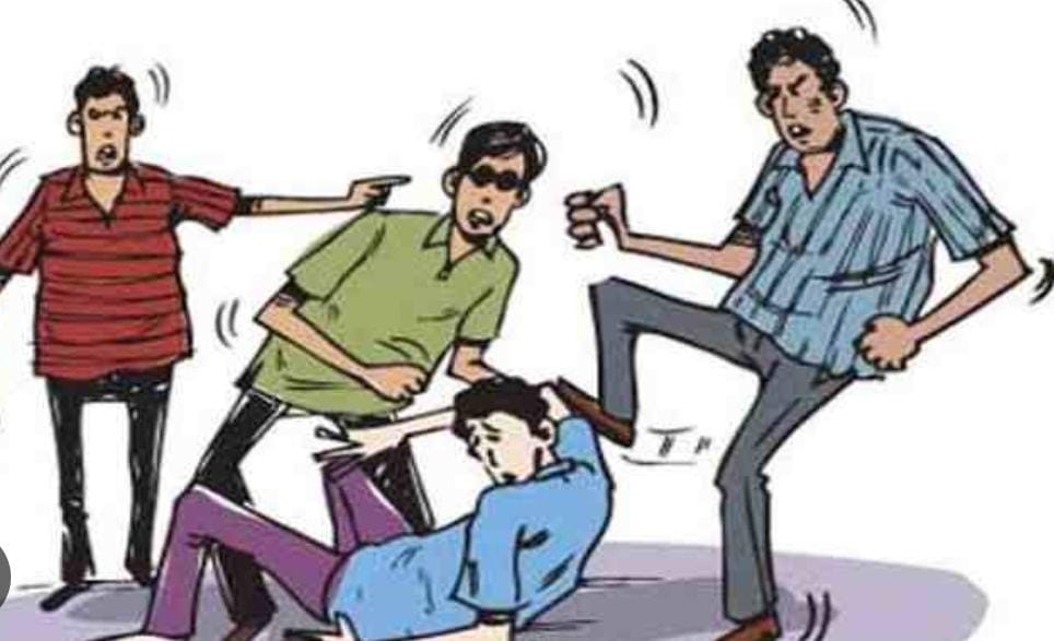 जमशेदपुर: छेड़खानी का विरोध लड़की के परिजनों को पड़ा भारी, पीड़िता के पिता का पीटकर किया ये हाल, पढ़ें पूरा मामला