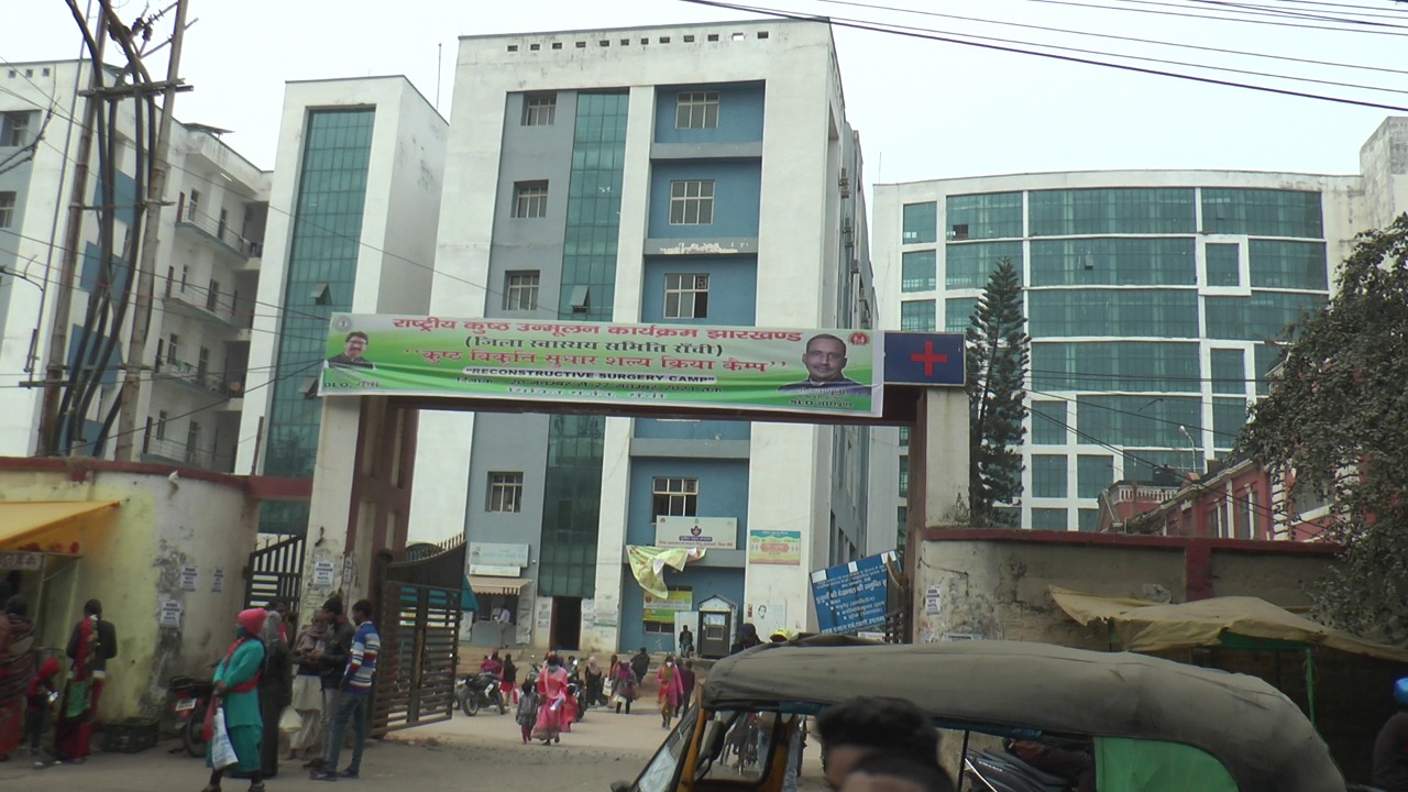 ओमिक्रोन के लिए कागजों पर ही मुस्तैद सदर अस्पताल ! हकीकत में है यह हाल...