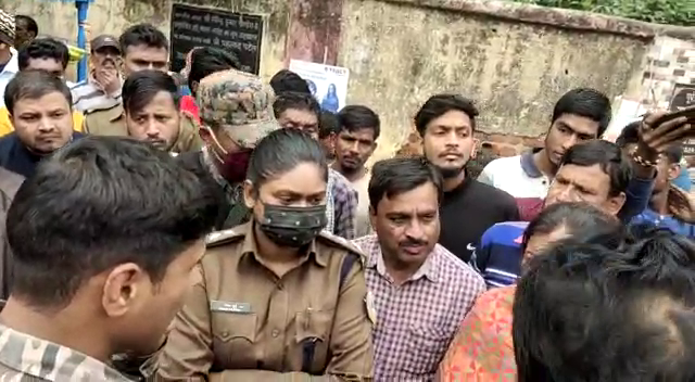 धनबाद जेल में कैदी की मौत के बाद बवाल, कतरास थाना चौक जाम