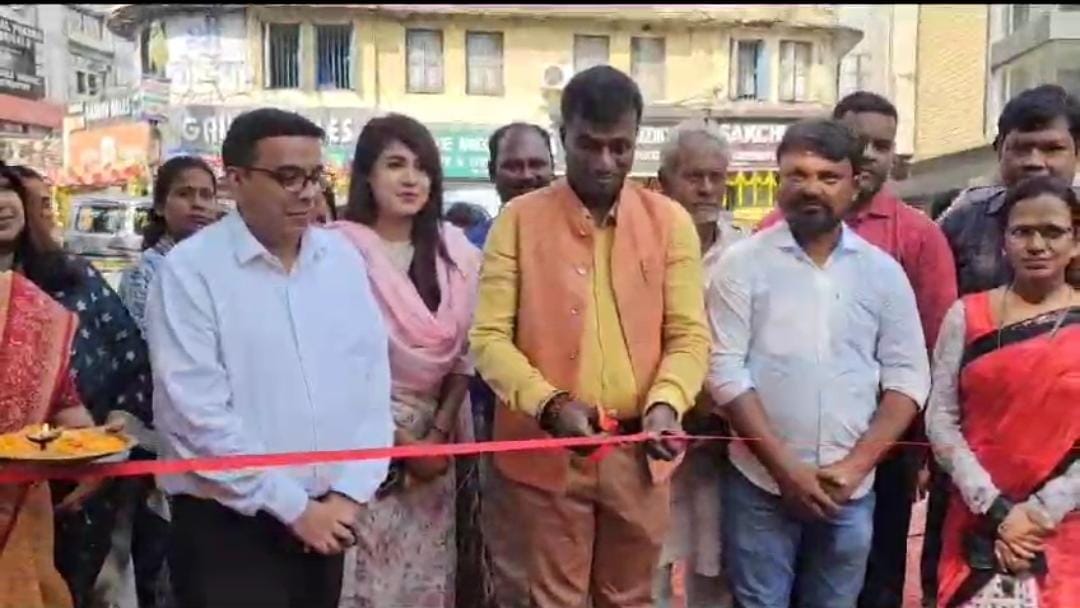 जमशेदपुर शहर में खुला पहला विश्वकर्मा पॉइंट, जहां वाद्य यंत्र और हस्तशिल्प निर्माता आसानी से बेच पायेंगे अपना सामान