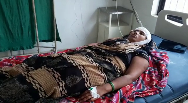 अवैध शराब की सूचना देने पर शराब माफियाओं ने चौकीदार की जमकर की पिटाई